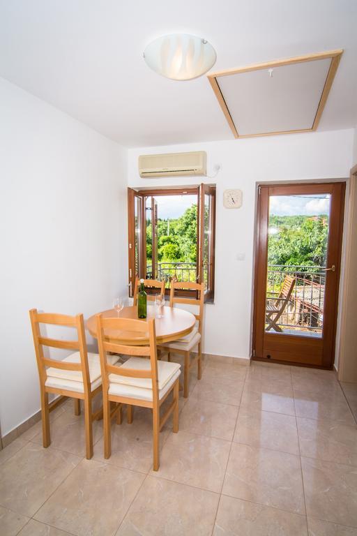 Holiday Home Dubi Kornić Chambre photo